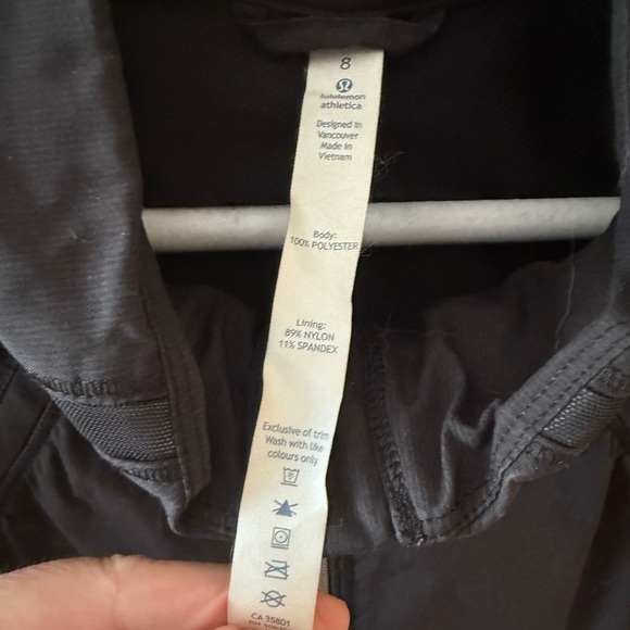 lululemon athletica Women’s black lightweight jacket as. 8 - Picture 5 of 10